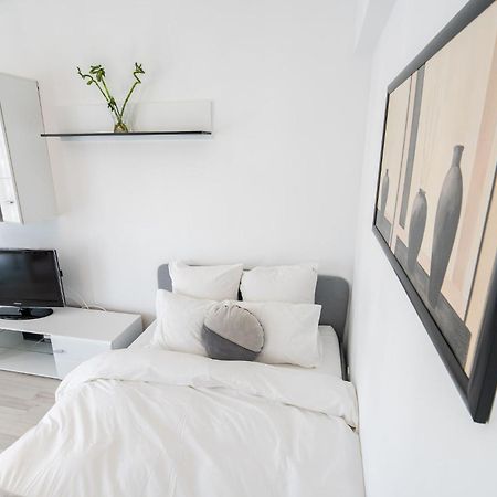 21 Residence Studio Bukares Bagian luar foto