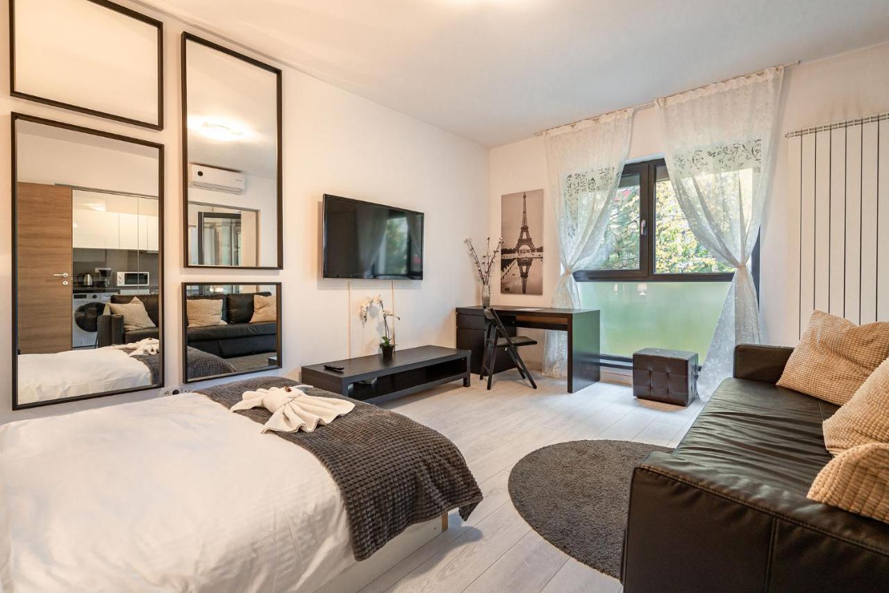 21 Residence Studio Bukares Bagian luar foto