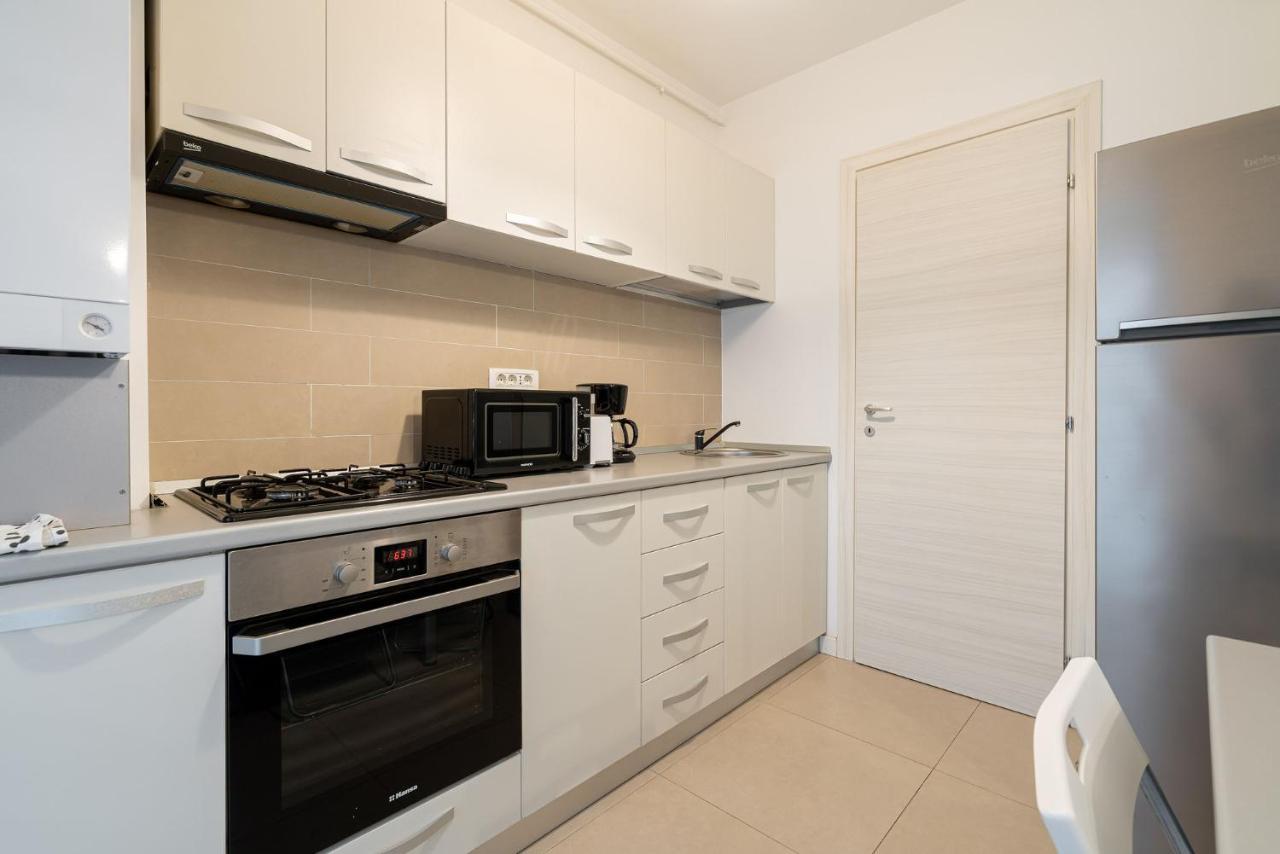 21 Residence Studio Bukares Bagian luar foto